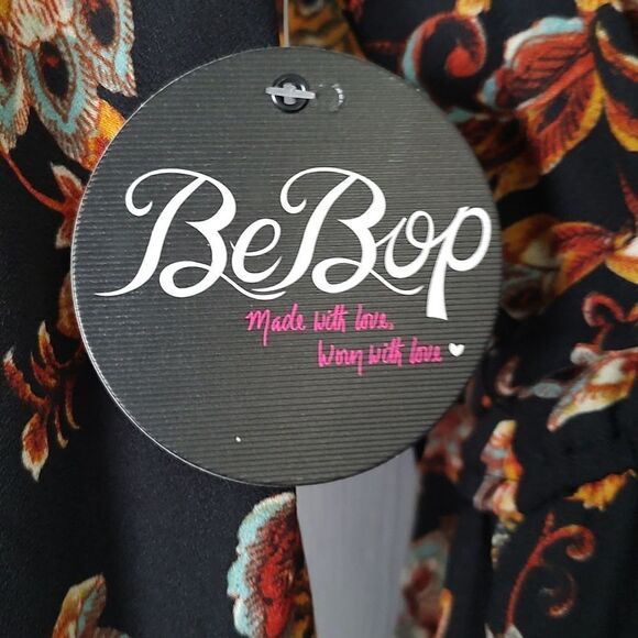 BeBop Floral Short Romper Jumpsuit V Neck Long sleeve Sz M NWT - Picture 6 of 7